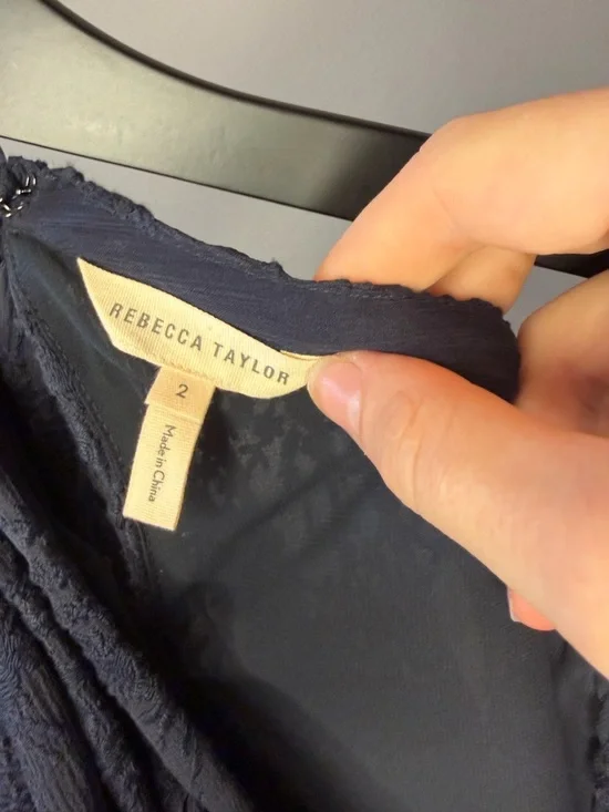 Rebecca Taylor is 100% Silk Navy Off-Shoulder Long sleeve Lace Blouse Size 2 - Picture 5 of 6